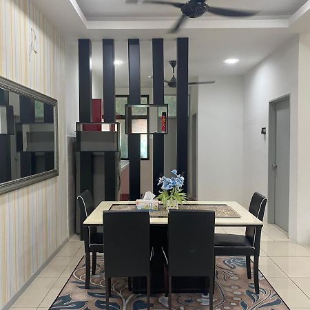 ספאנג Klia Redza Homestay Kota Warisan Malay Only מראה חיצוני תמונה