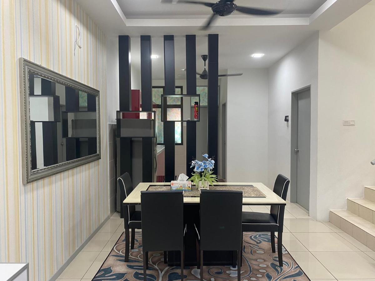 ספאנג Klia Redza Homestay Kota Warisan Malay Only מראה חיצוני תמונה